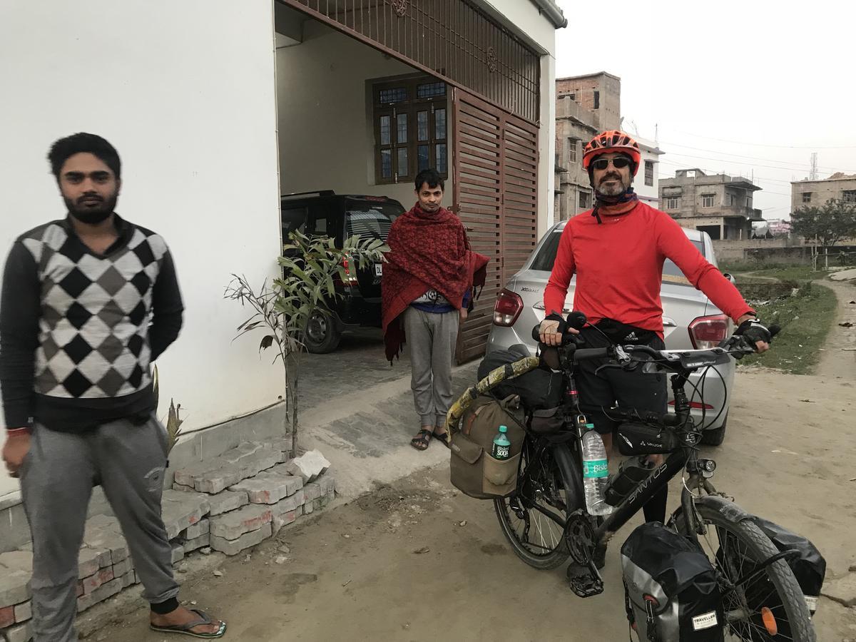Lummj Guest House Motihari Extérieur photo